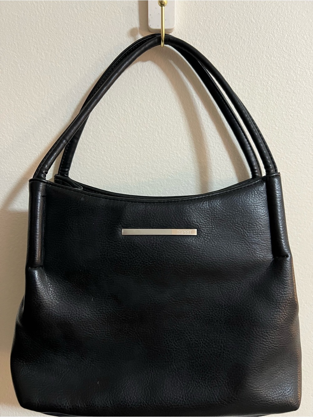 Esprit Black hangbag Bag with Silver Logo Plate
